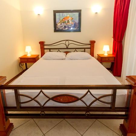 Milan'S Apartments Sveti Stefan Δωμάτιο φωτογραφία