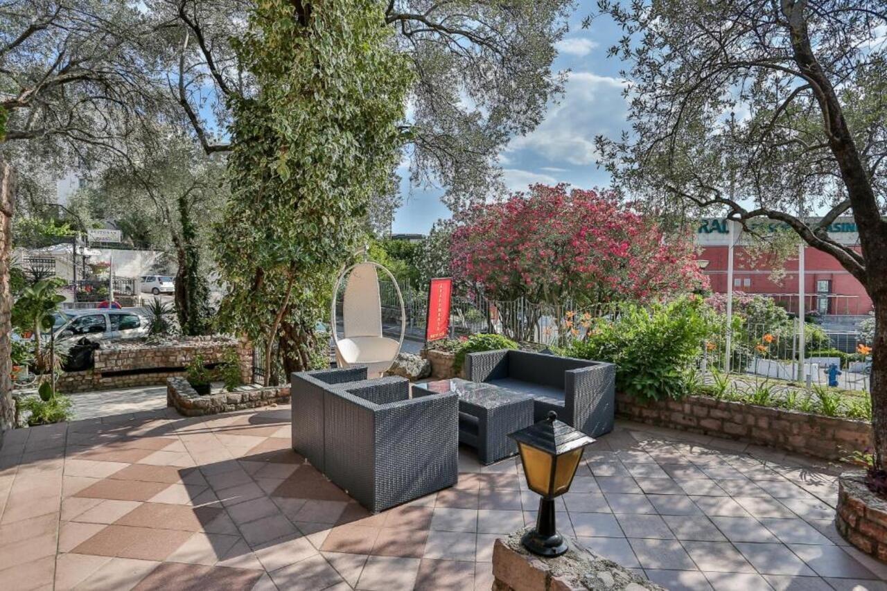 Milan'S Apartments Sveti Stefan Εξωτερικό φωτογραφία