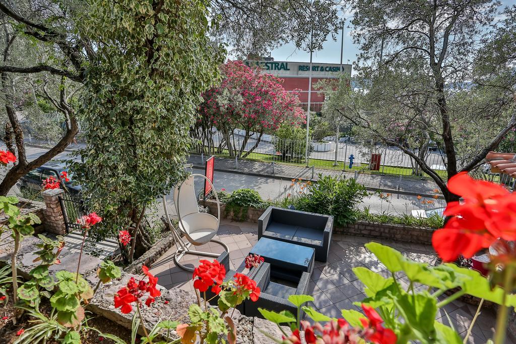 Milan'S Apartments Sveti Stefan Εξωτερικό φωτογραφία