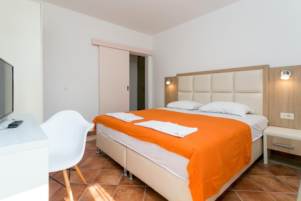 Milan'S Apartments Sveti Stefan Εξωτερικό φωτογραφία