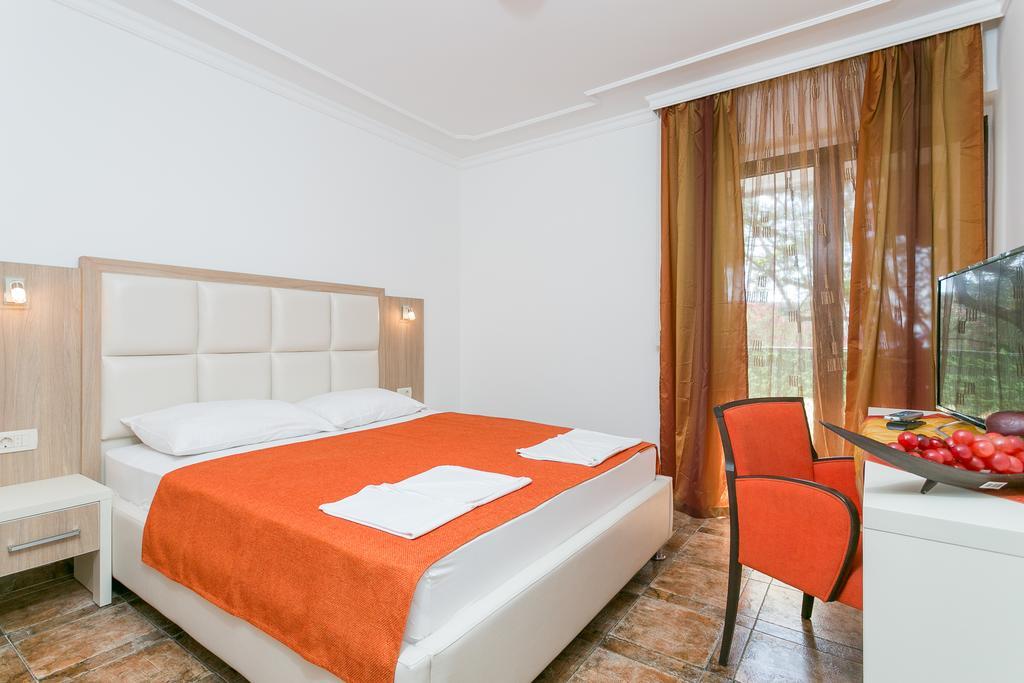 Milan'S Apartments Sveti Stefan Εξωτερικό φωτογραφία