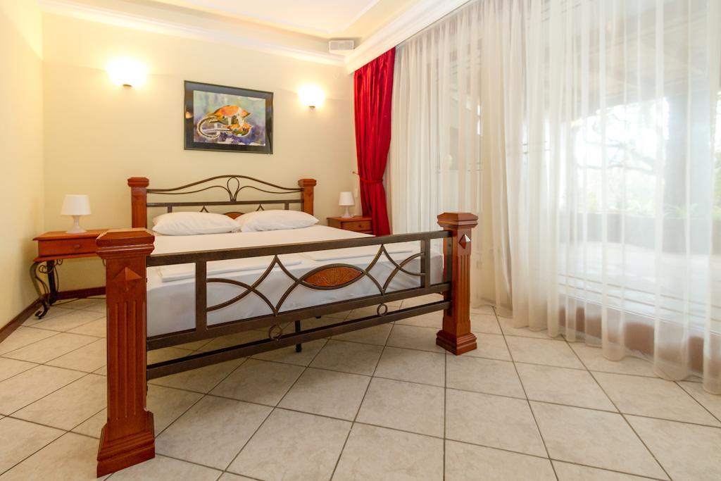 Milan'S Apartments Sveti Stefan Δωμάτιο φωτογραφία