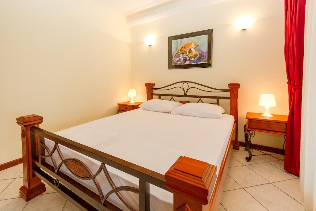 Milan'S Apartments Sveti Stefan Δωμάτιο φωτογραφία